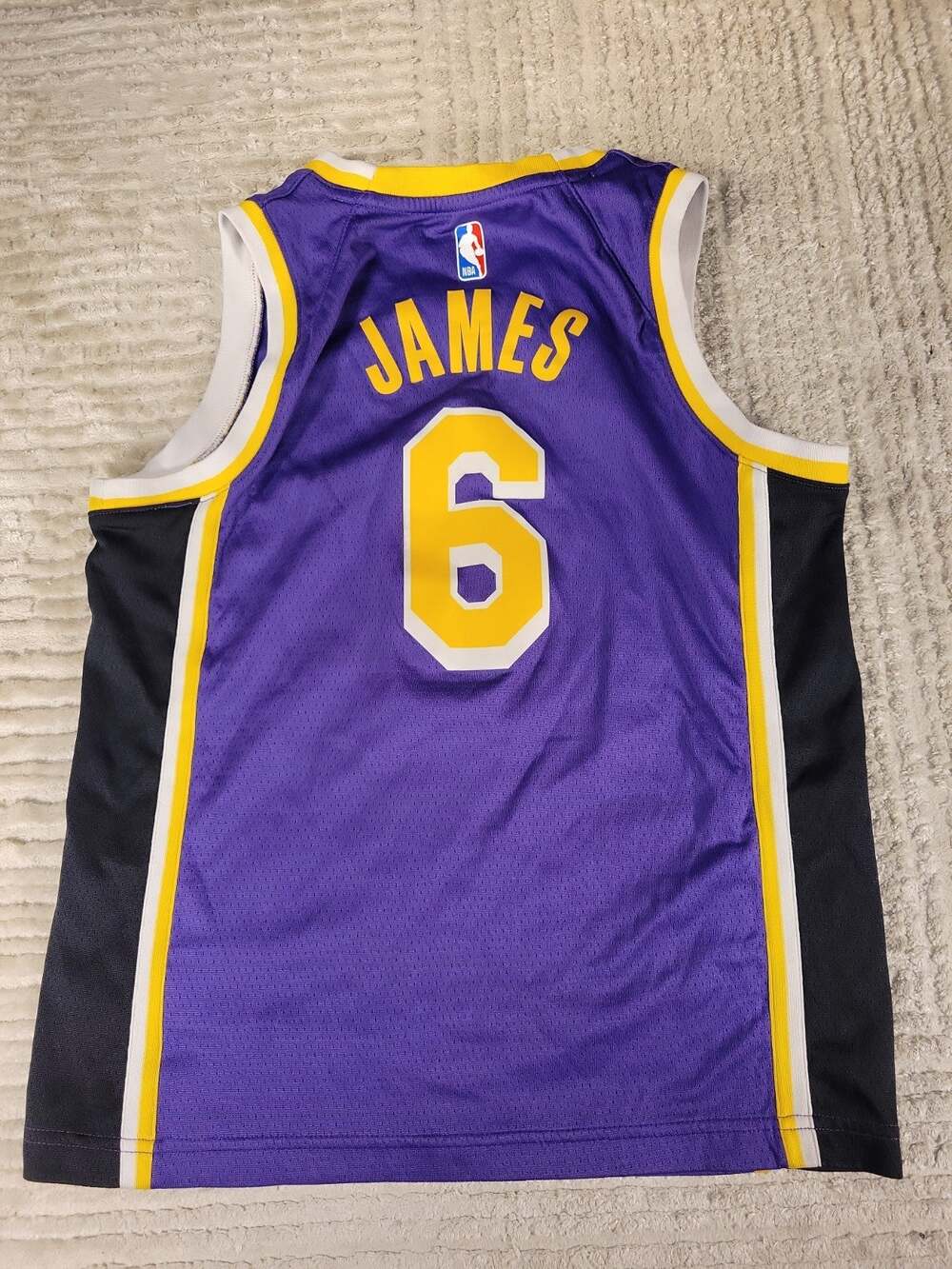 Nike Lebron James Los Angeles Lakers Jersey Youth Medium 10-12 Basketball Kids